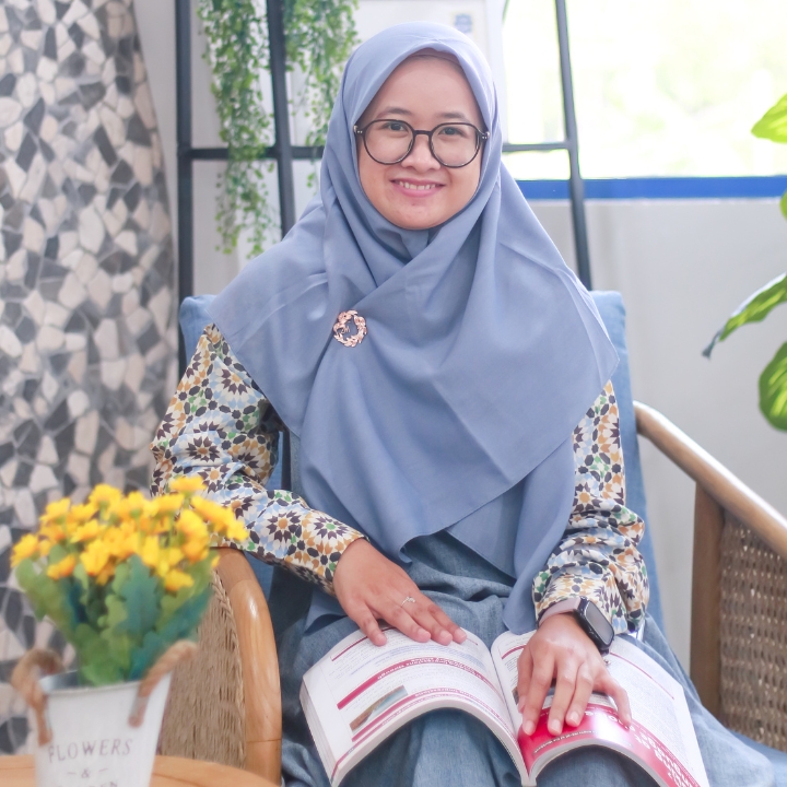 Distra Aristria, S.Pd