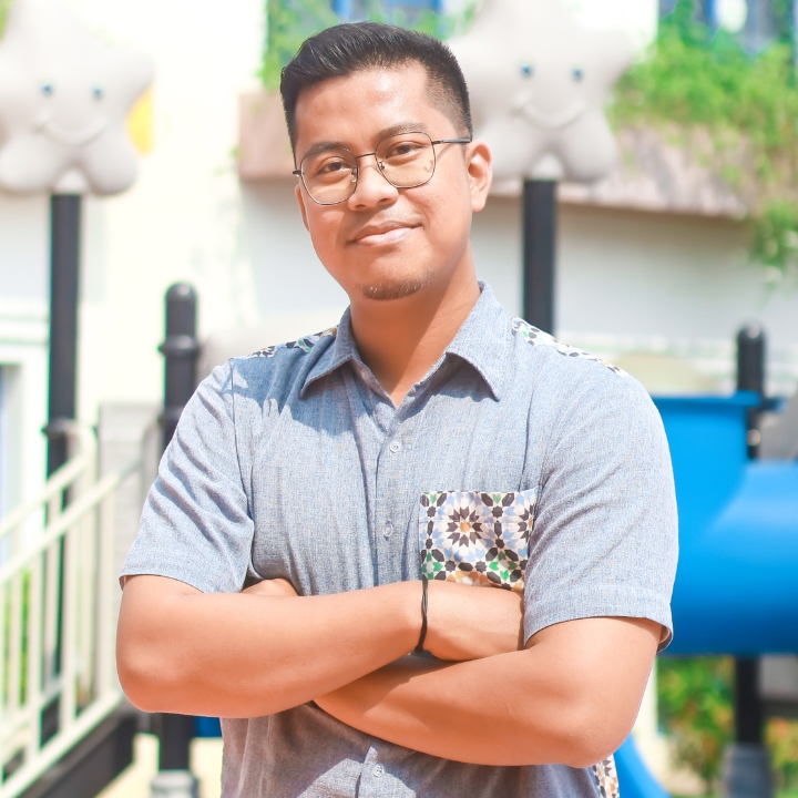 Fian Khamil Arifin, S.Hum